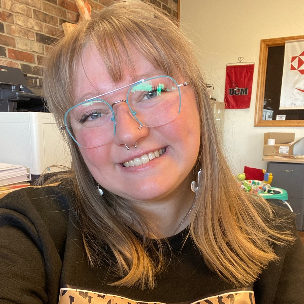 Meet your Posher, Becca